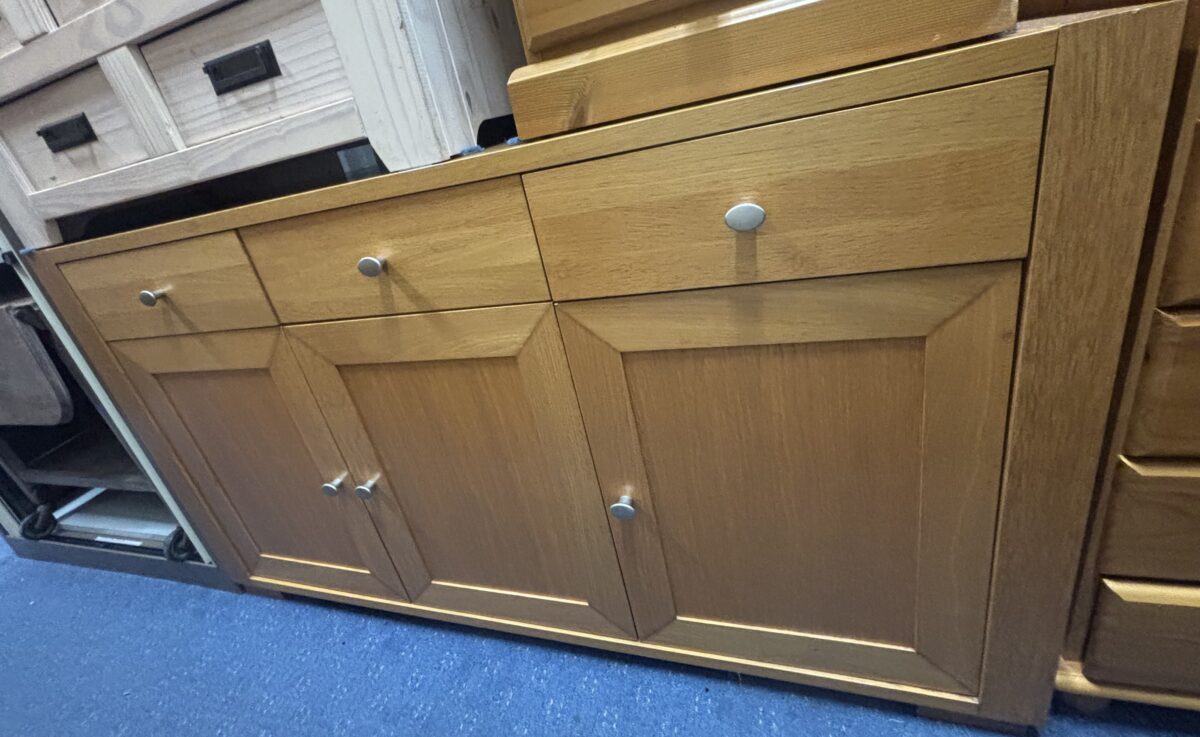 Side board