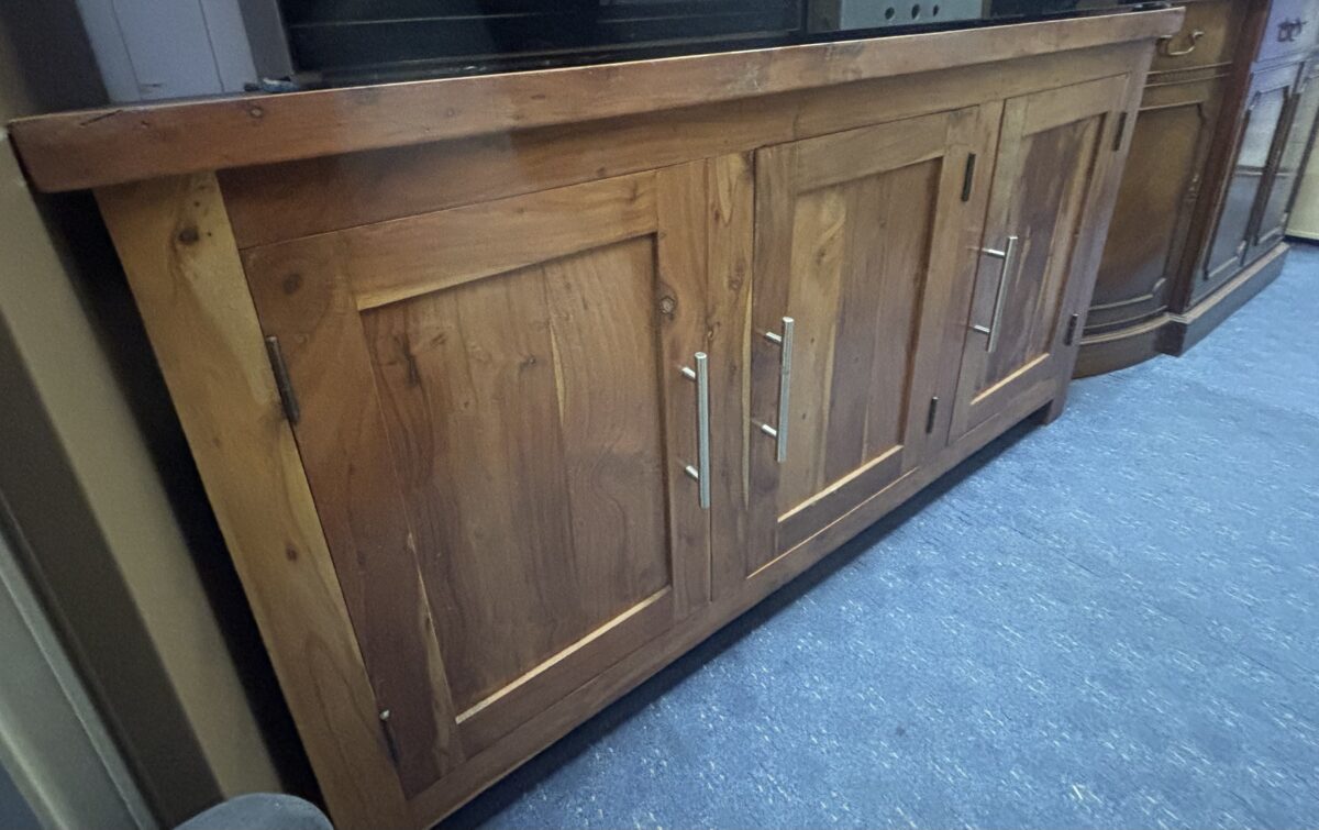 Side board