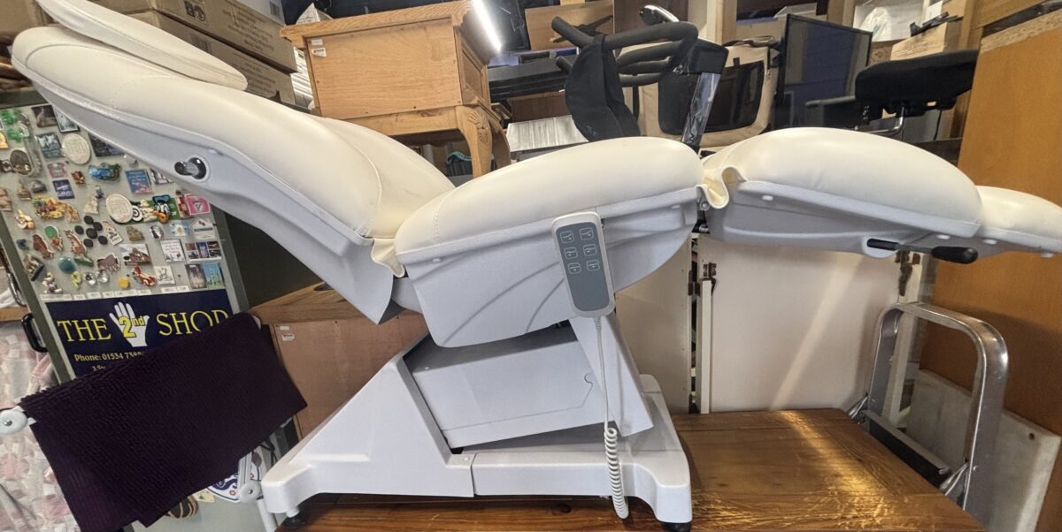 Electric massage table adjustable bed - Image 3