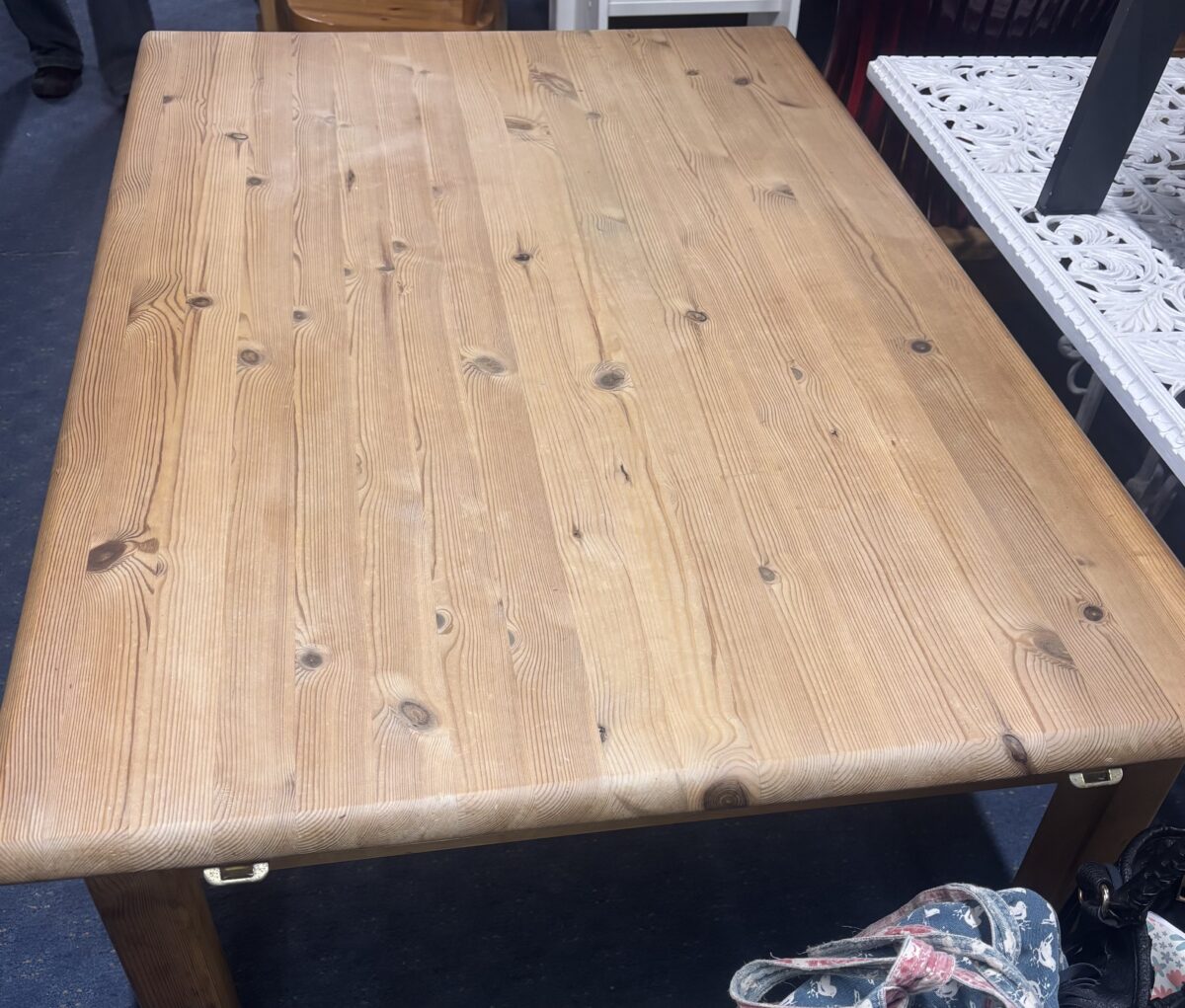 Kitchen/dinning table - Image 2