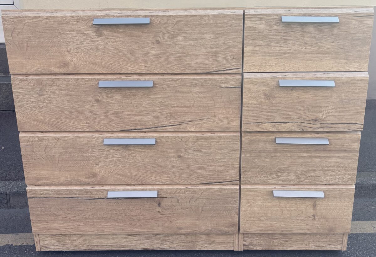 Chest of 8 drawers