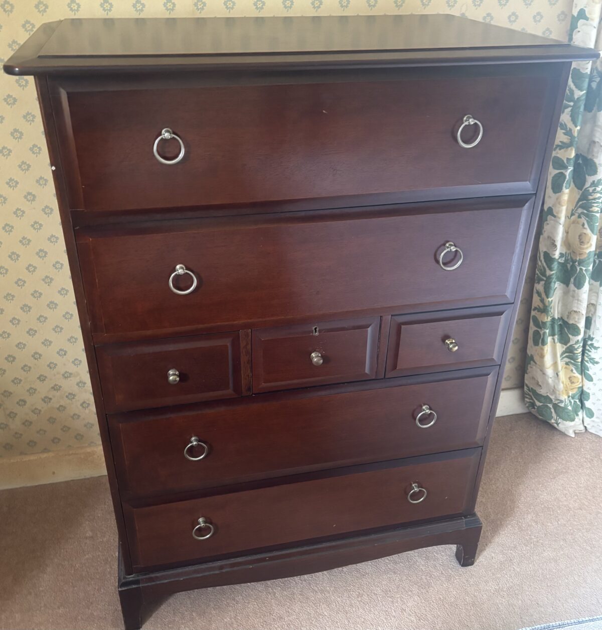 Chest of drawers