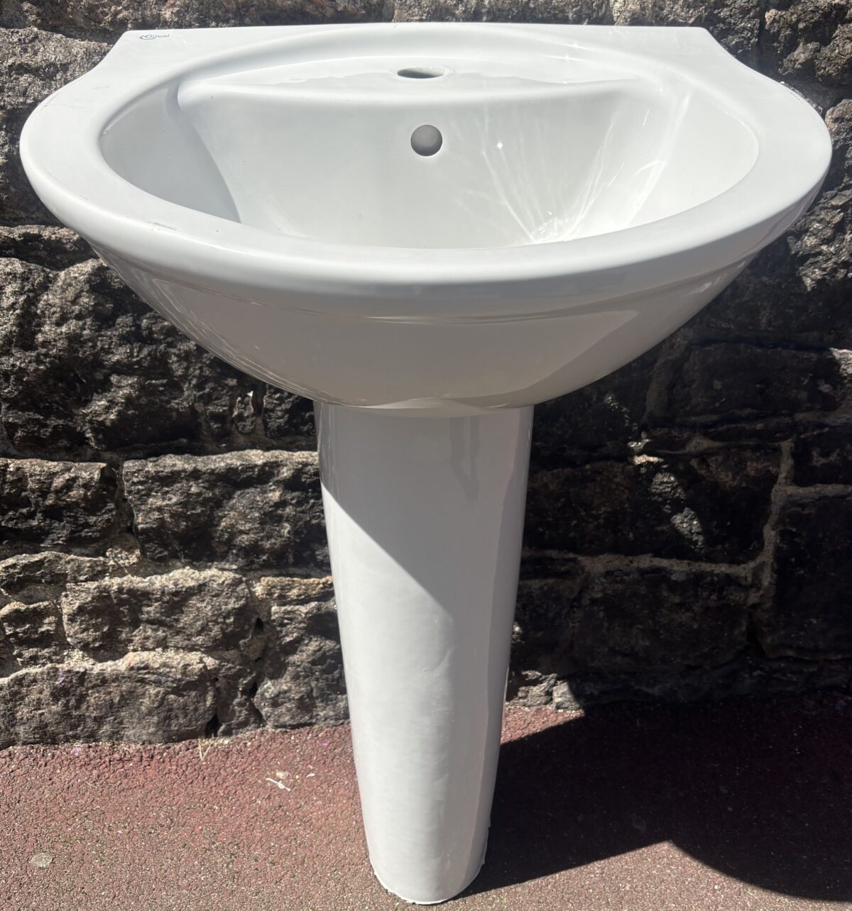 Bathroom basin & pedestal