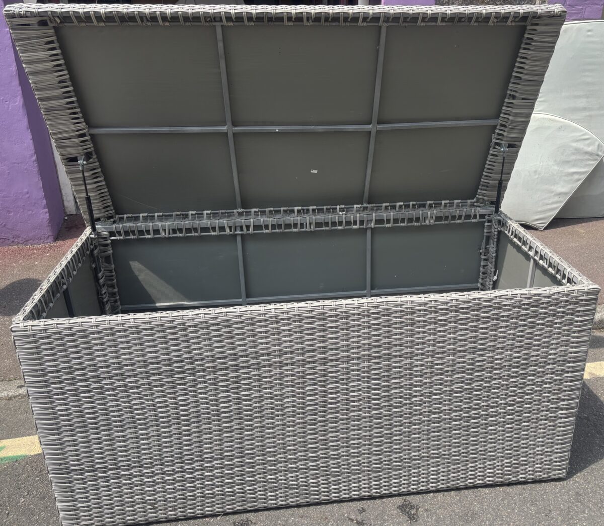 Polyrattan garden storage box - Image 3