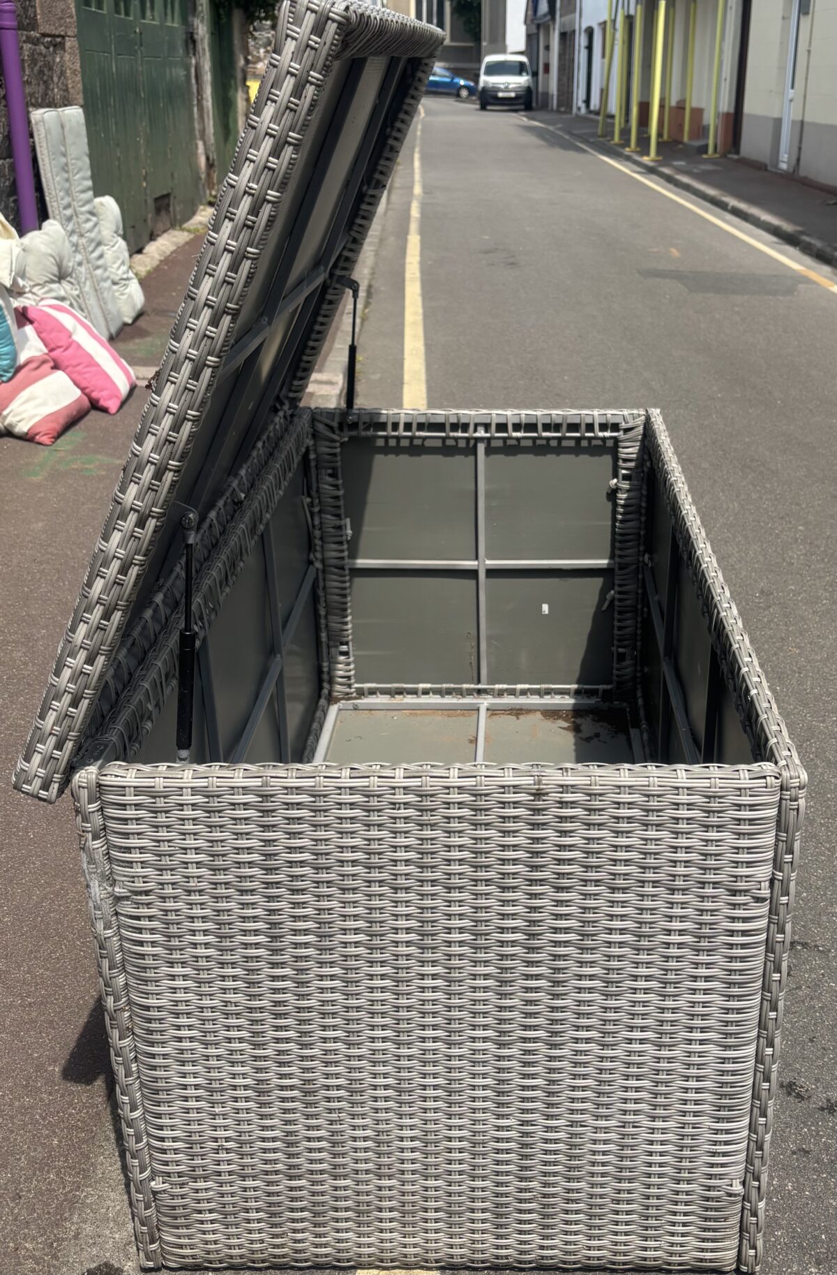 Polyrattan garden storage box - Image 4