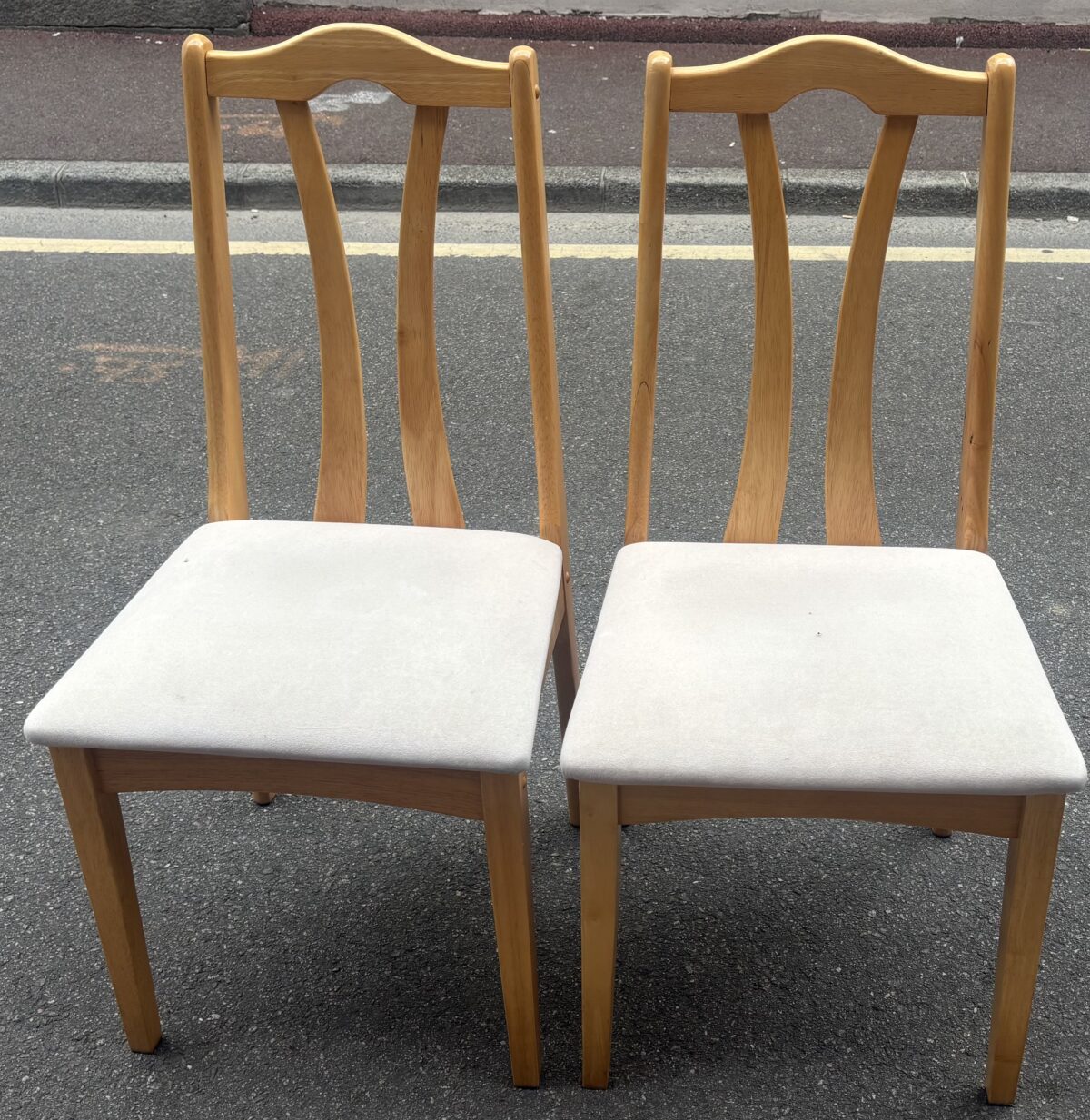 Dinning chairs x2