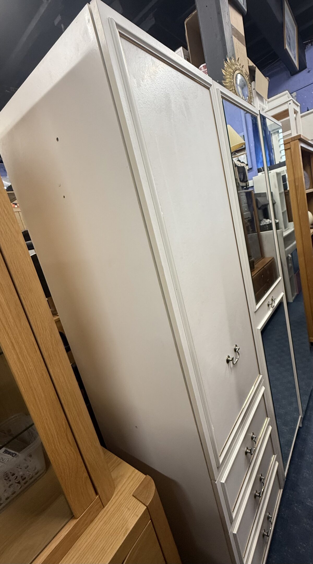 Three doors wardrobe - Image 3