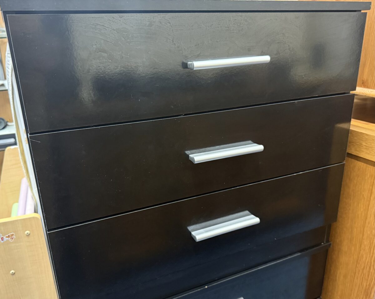 3 drawers chest black