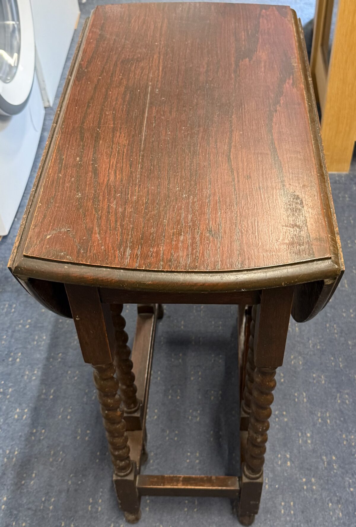 Drop leaf table
