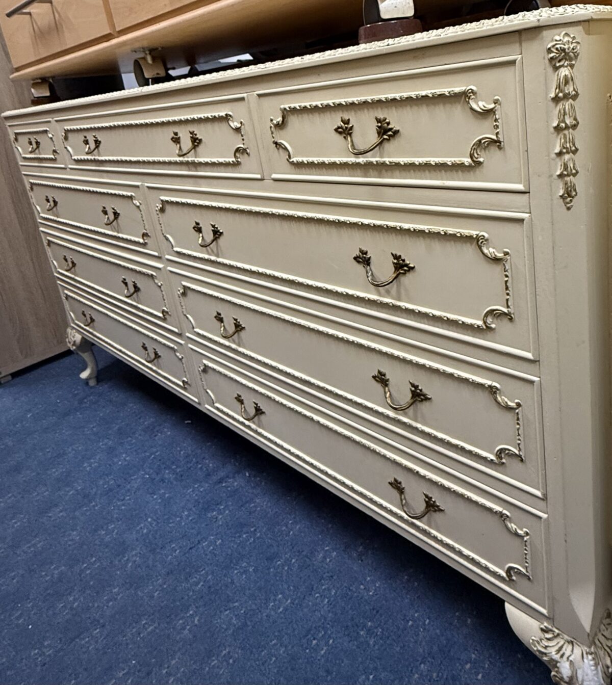 Mary Antoinette style 9 drawers chest
