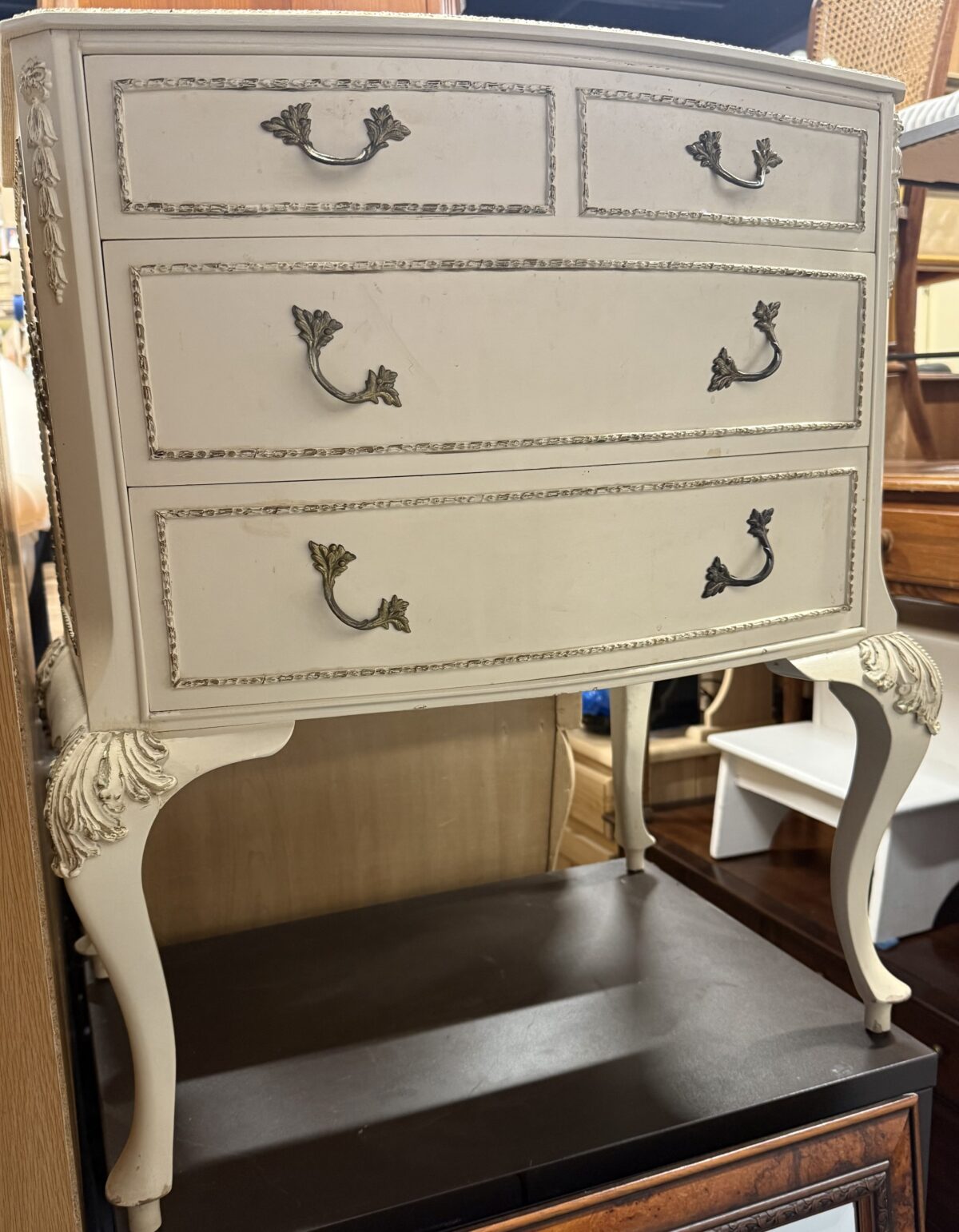 Mary Antoinette style chest of 3 drawers
